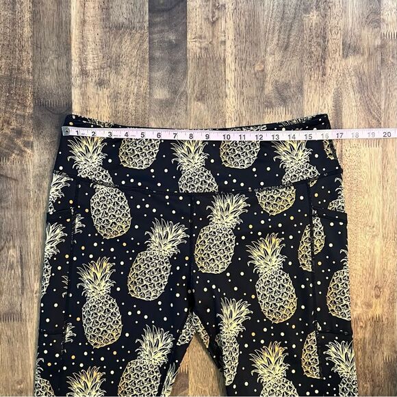 CVG Constantly Varied Gear Fineapple Pineapple Retired Capri Tights Size XXLarge - Picture 4 of 8